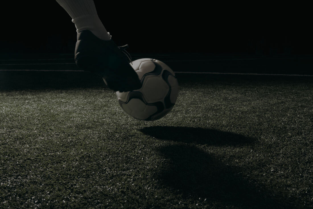 Futbolista con pelota